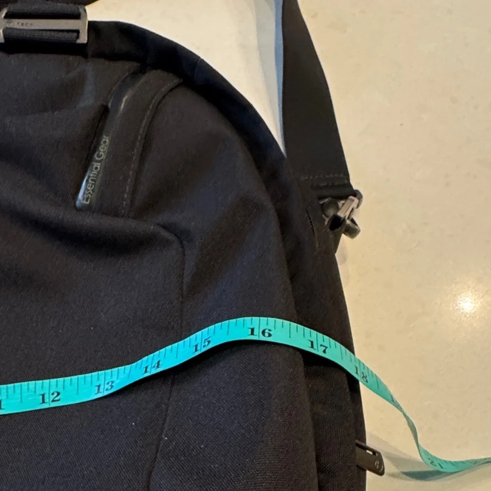 Tumi Black Messenger Bag excellent condition stay organized.